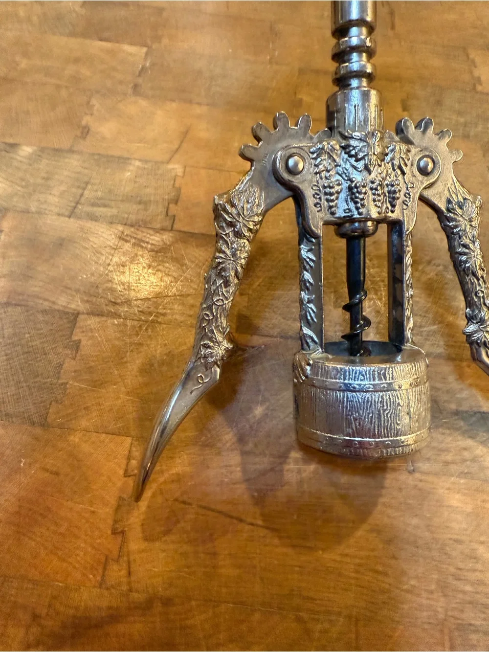 Vintage-Style Silver Winged Corkscrew Bottle Opener Grapes ordinate